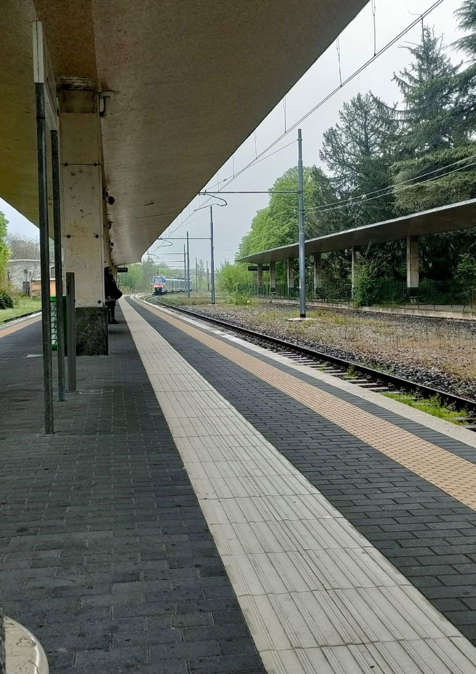 BINARI STAZIONE VUOTI.  - EMMA RIZZARDI