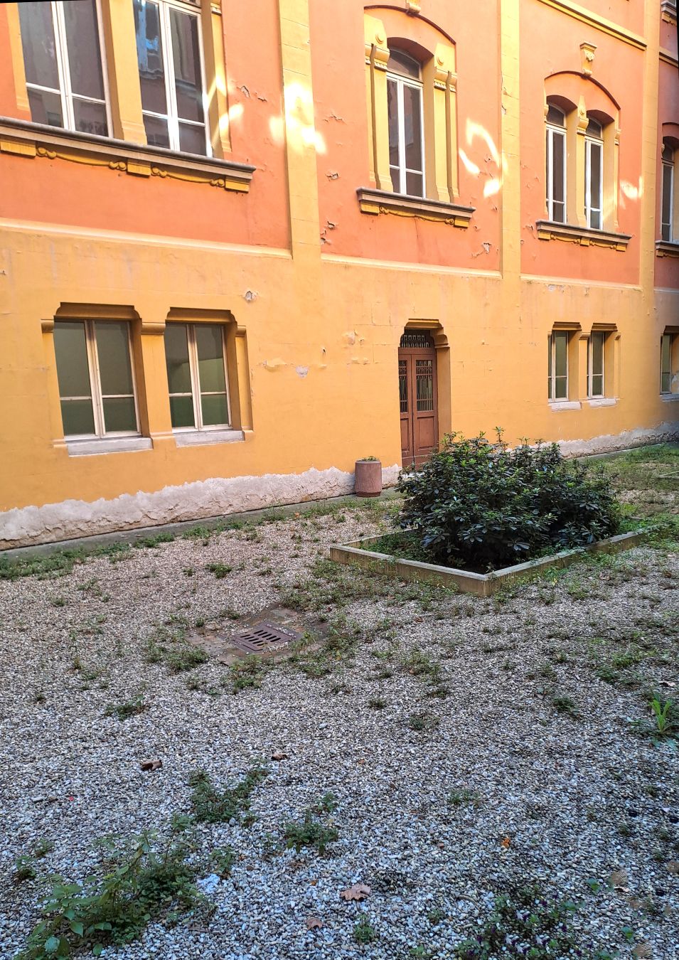 SENZA VIA D’USCITA - ROZALINDA ELEZI